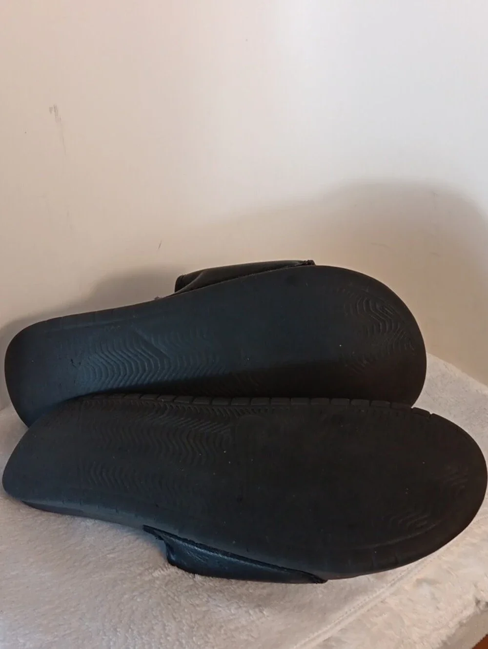 Nike Benassi JDI Black Men's Slide Sandals with Embossed Logo